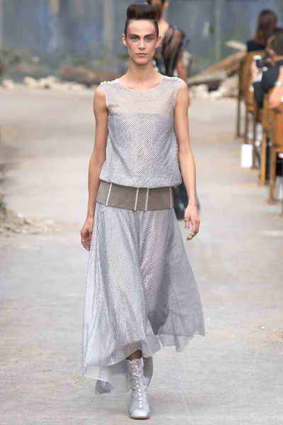 Look 63